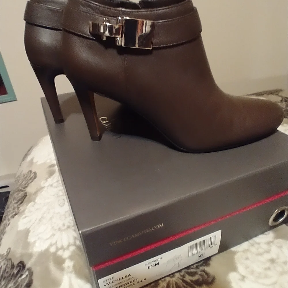 Vince Camuto soft nappa silk leather boots size 6.5 - Picture 7 of 8